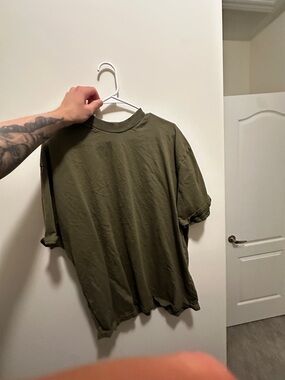 Boohoo Men's Olive Crewneck Short Sleeve Tee